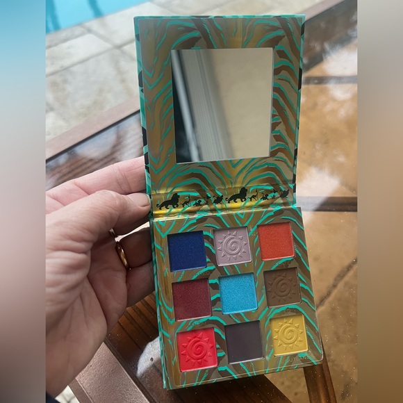 REVOLUTION- DISNEY THE LION KING Circle of Life Eyeshadow Palette - Picture 6 of 10